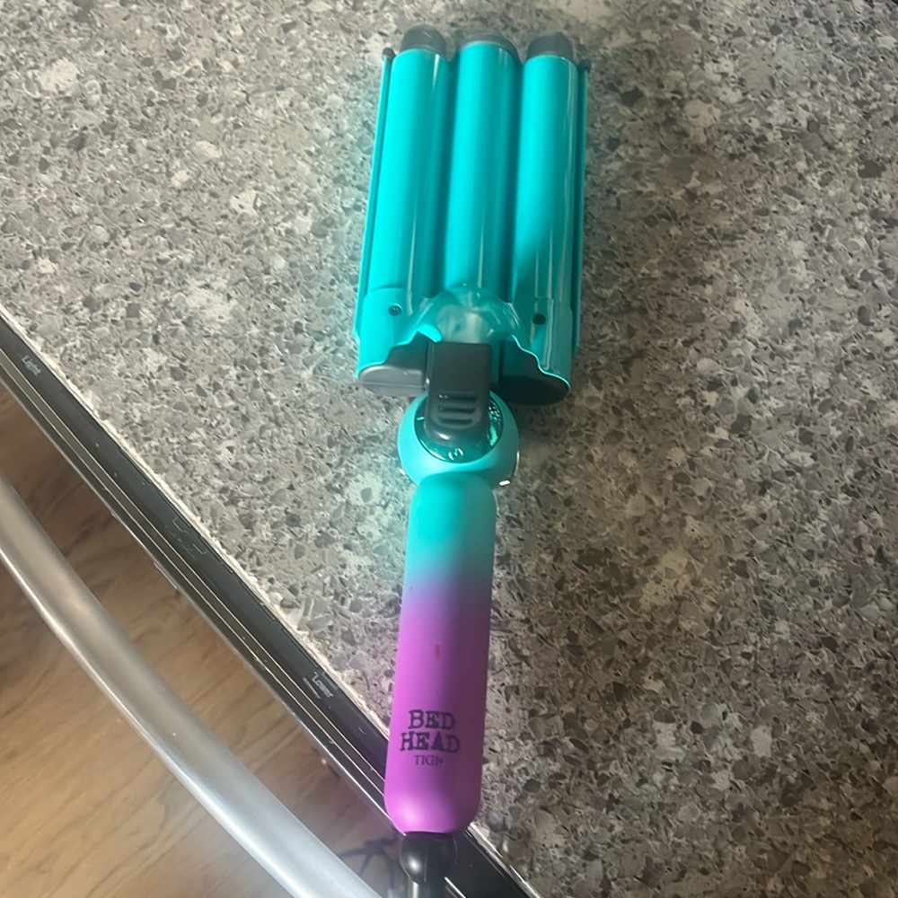 Bedhead Tigi Beach Waver. Works perfectly.